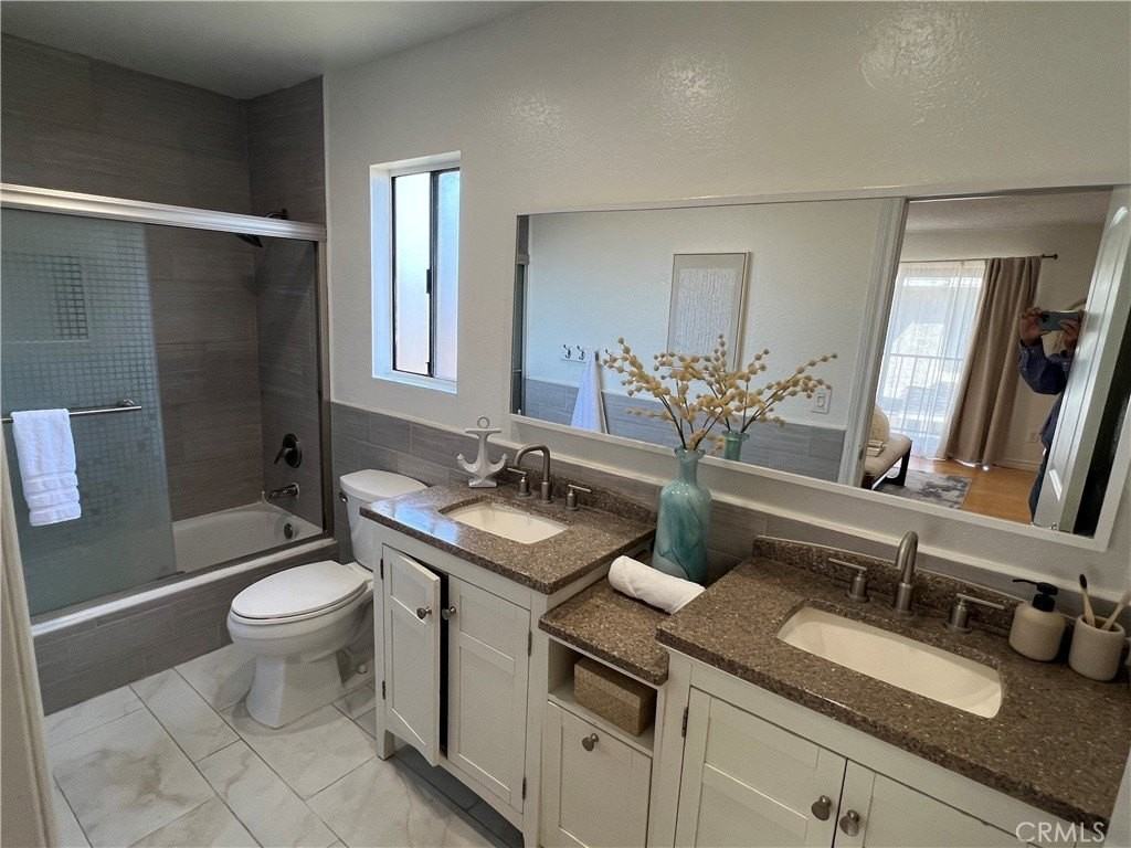 205 Violet Ave #D - Photo 7 of 17