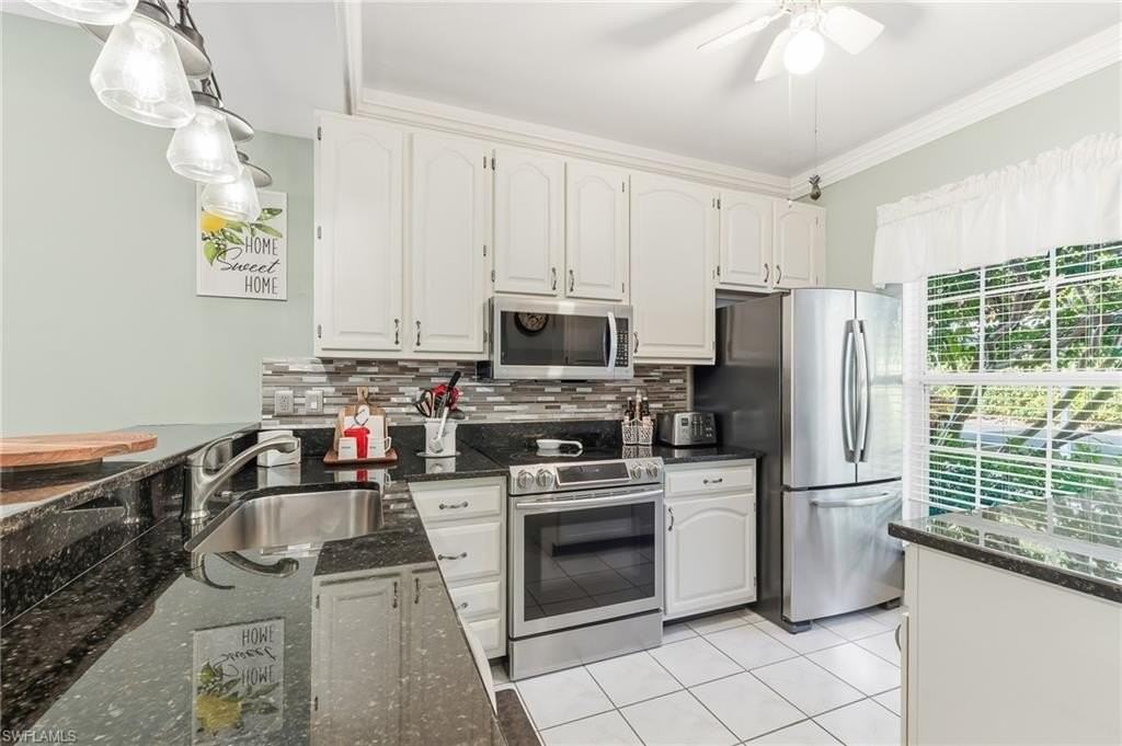 8161 Twelve Oaks Cir #512 - Photo 4 of 20