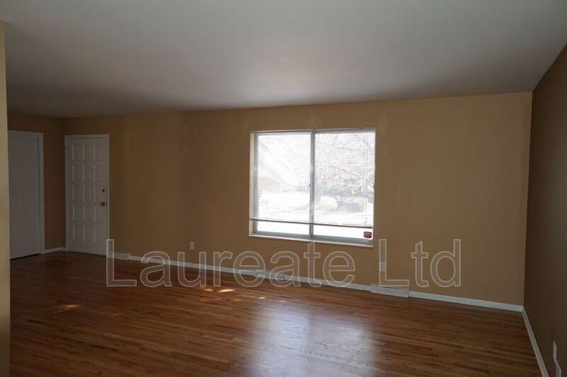 1853 S Oakland St - Photo 5 of 21