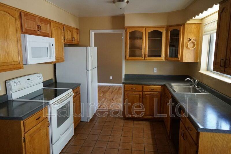 1853 S Oakland St - Photo 7 of 21