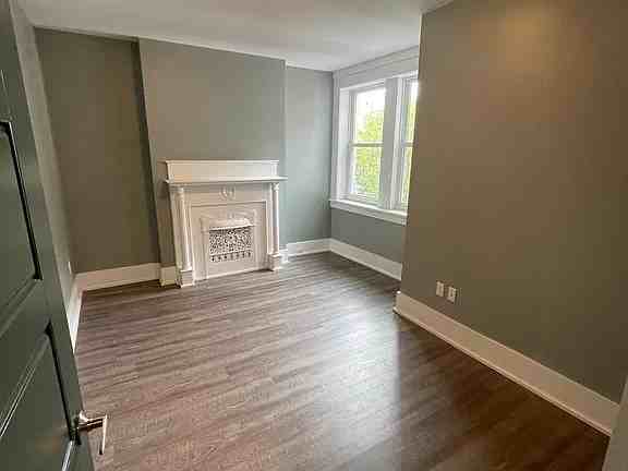 1656 Broadway Avenue #301 - Photo 3 of 9