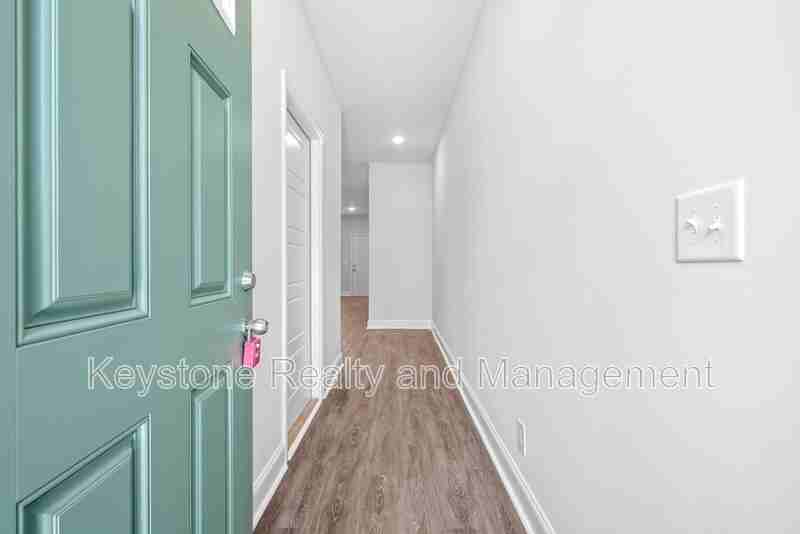 750 J - Photo 2 of 14