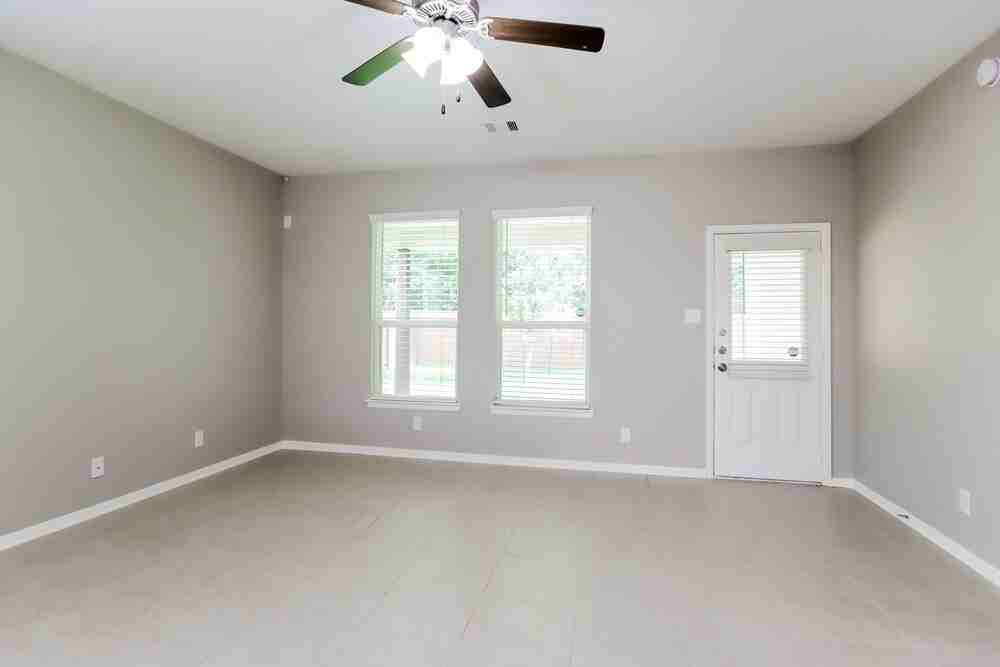 614 Companion Dr - Photo 3 of 16