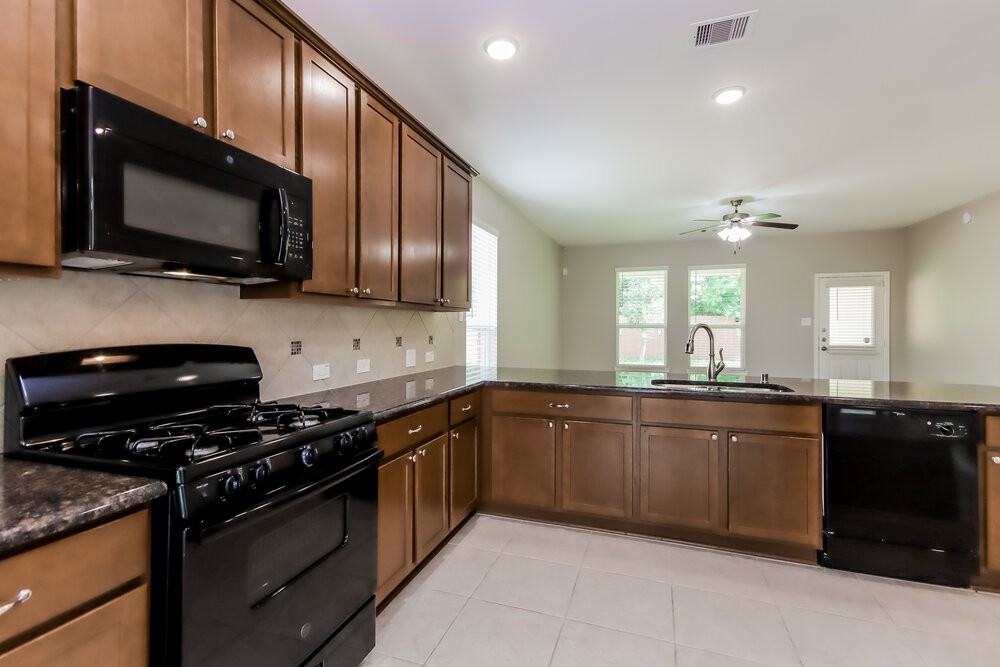 614 Companion Dr - Photo 7 of 16