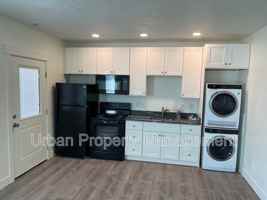 featured image of 940 W Shadow Brook Ln