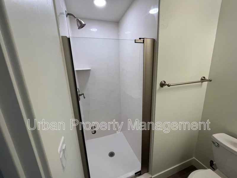 940 W Shadow Brook Ln - Photo 3 of 9