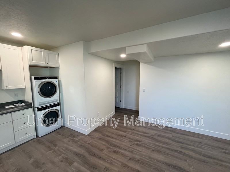 940 W Shadow Brook Ln - Photo 4 of 9