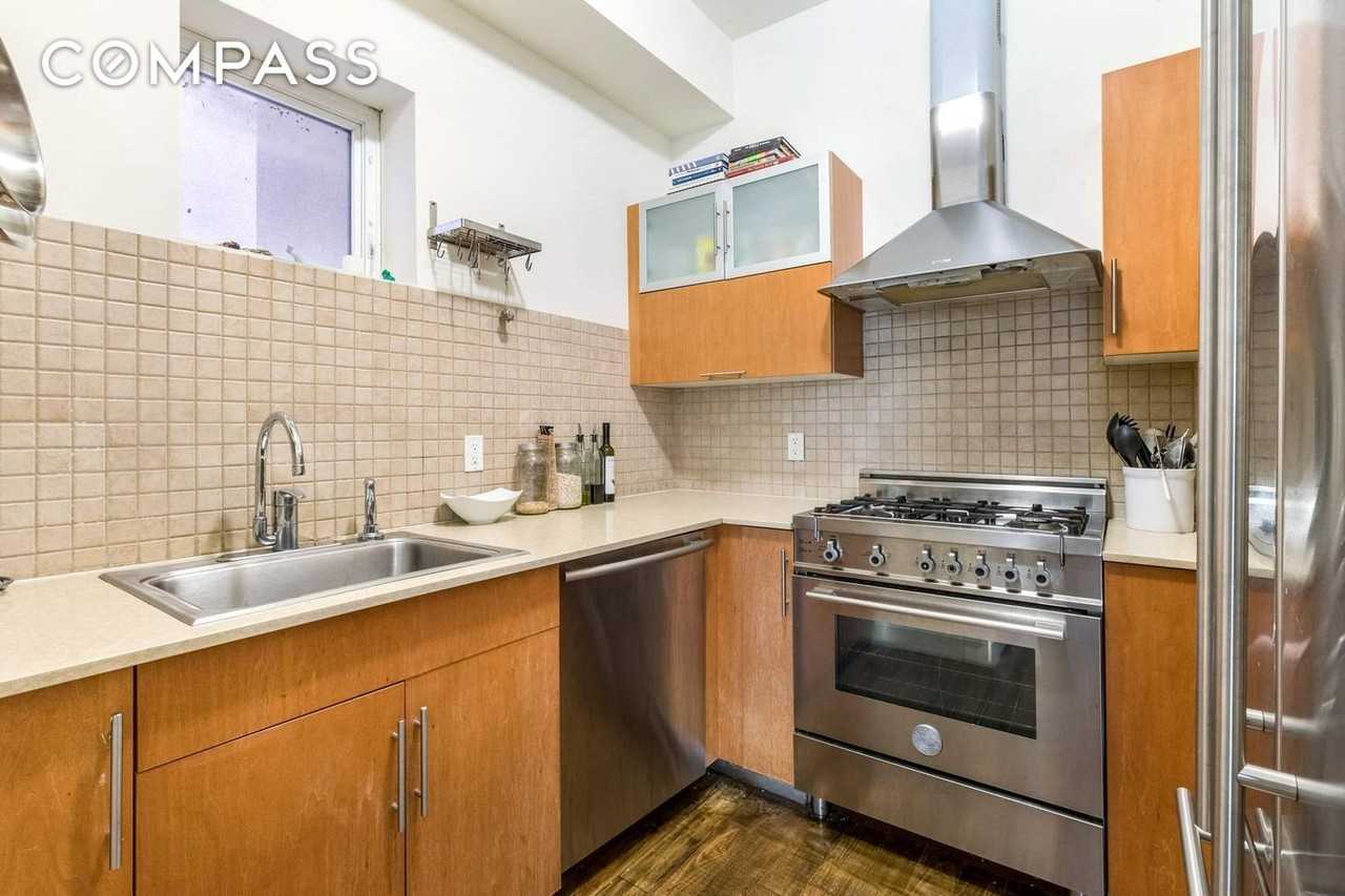 188 15th St #201 - Photo 4 of 12