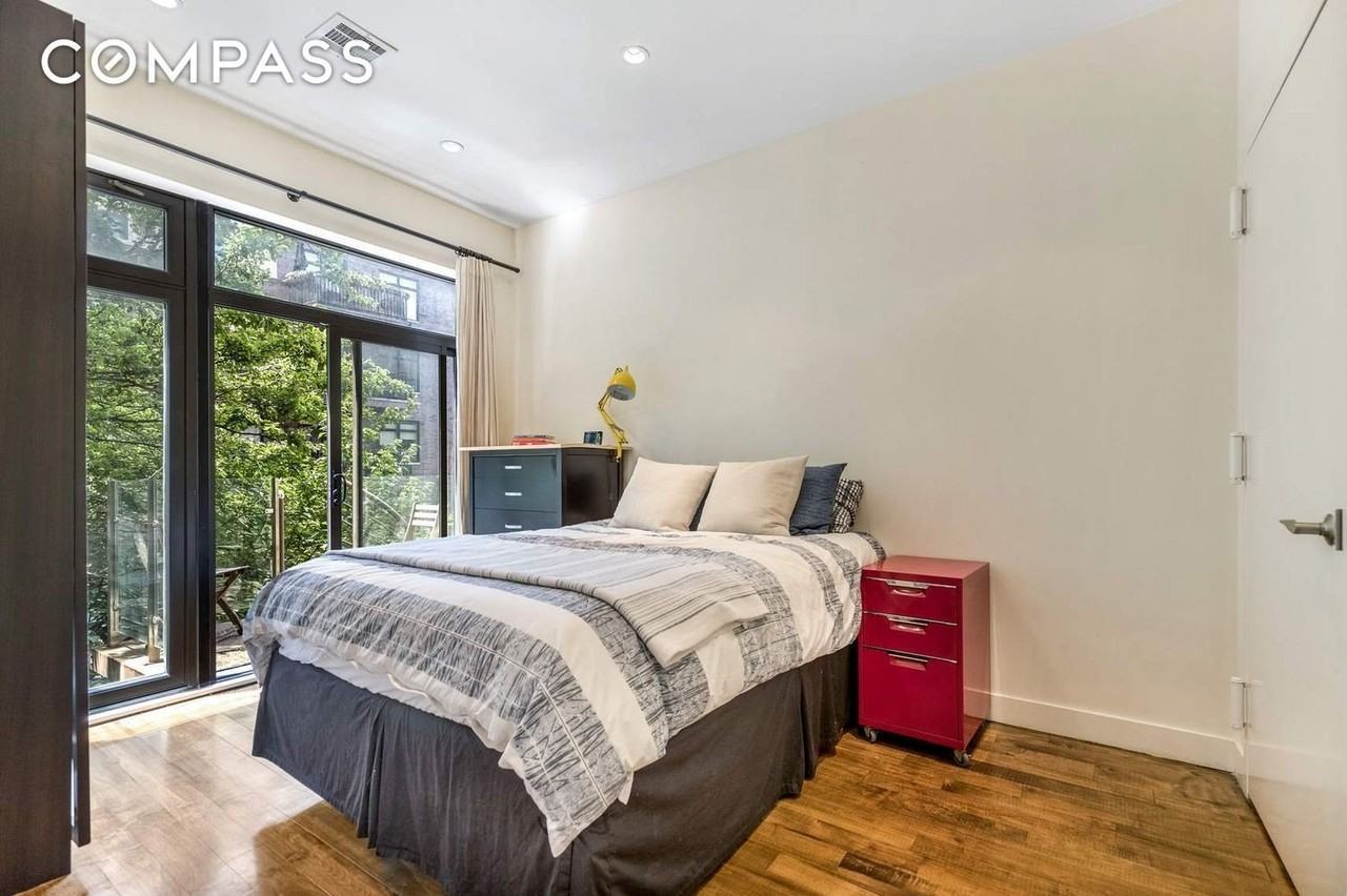 188 15th St #201 - Photo 5 of 12