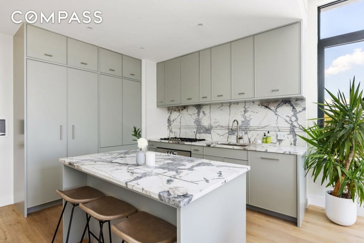 347 Henry St #5B - Photo 6 of 24