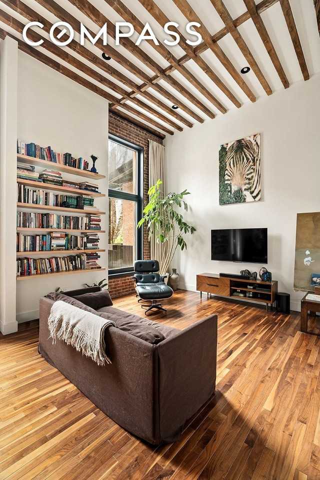 533 Leonard St #1B - Photo 2 of 11