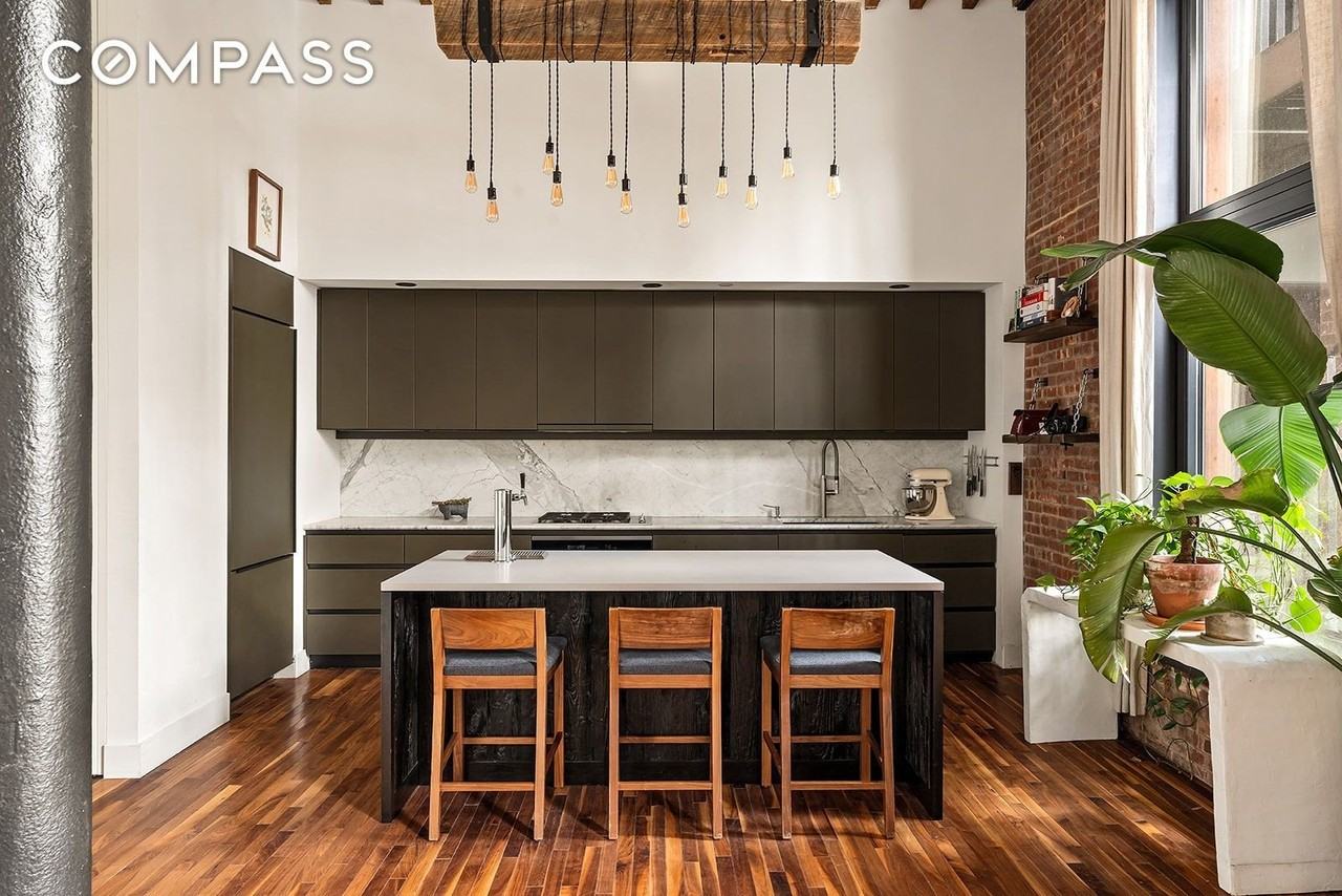 533 Leonard St #1B - Photo 4 of 11