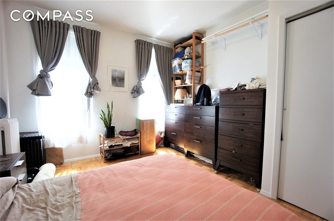 330 W 43rd St #15 - Photo 7 of 7