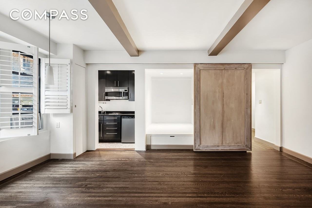 339 E 58th St #3J - Photo 2 of 9