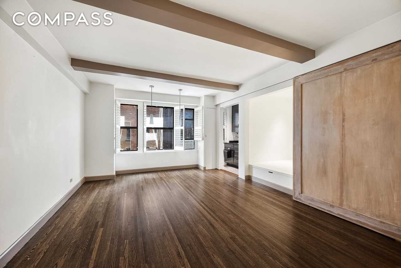 339 E 58th St #3J - Photo 3 of 9