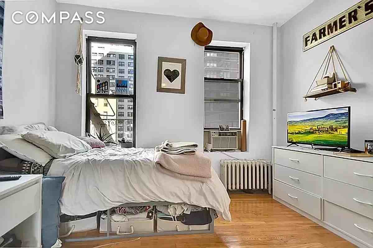 416 E 71st St #17 - Photo 3 of 8