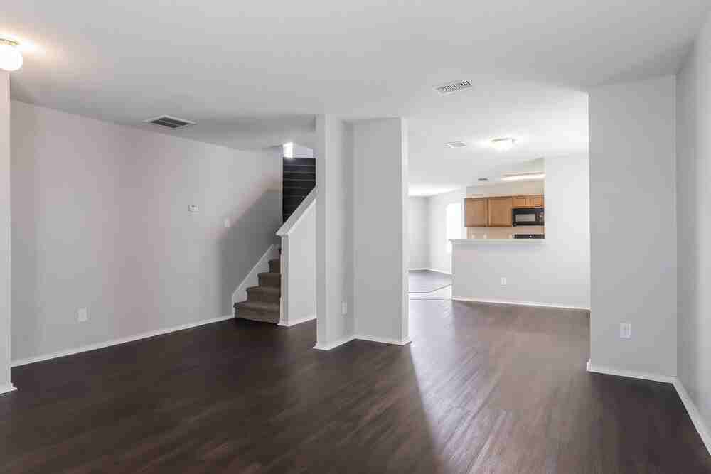 7935 Raven Creek Ln - Photo 4 of 17