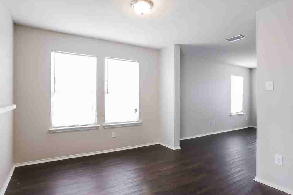 7935 Raven Creek Ln - Photo 5 of 17