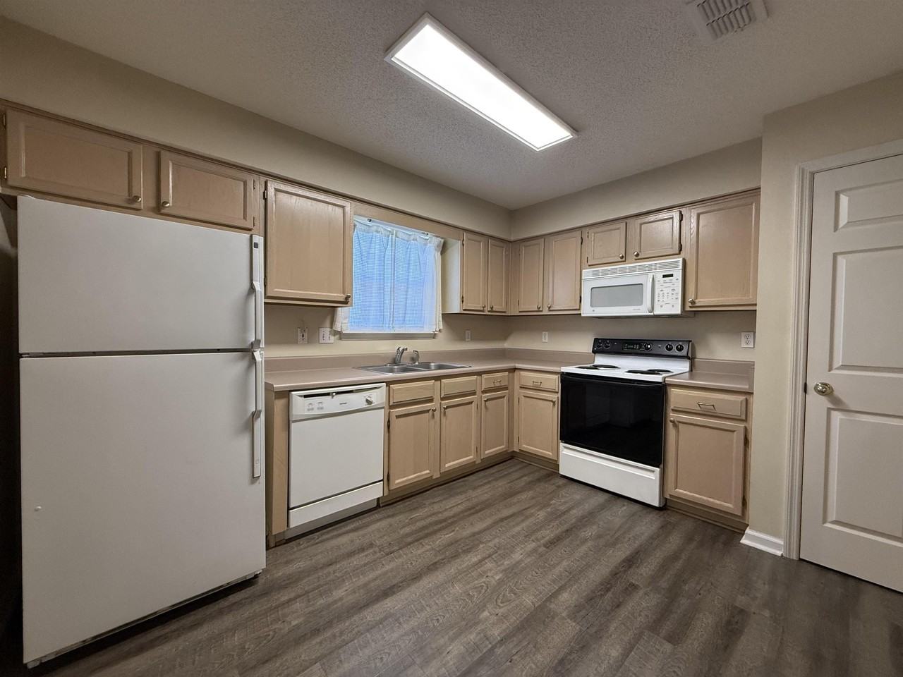 1322 Hidden Timbers Pl - Photo 7 of 32