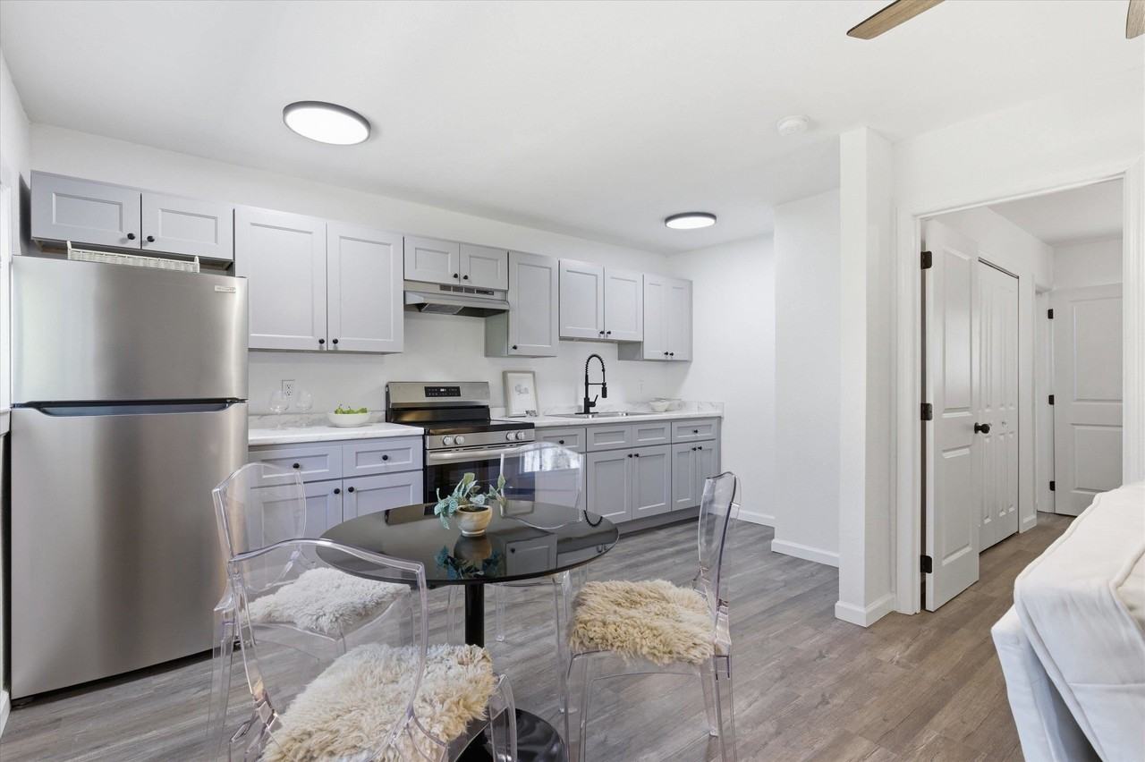 1322 California St - Photo 6 of 14