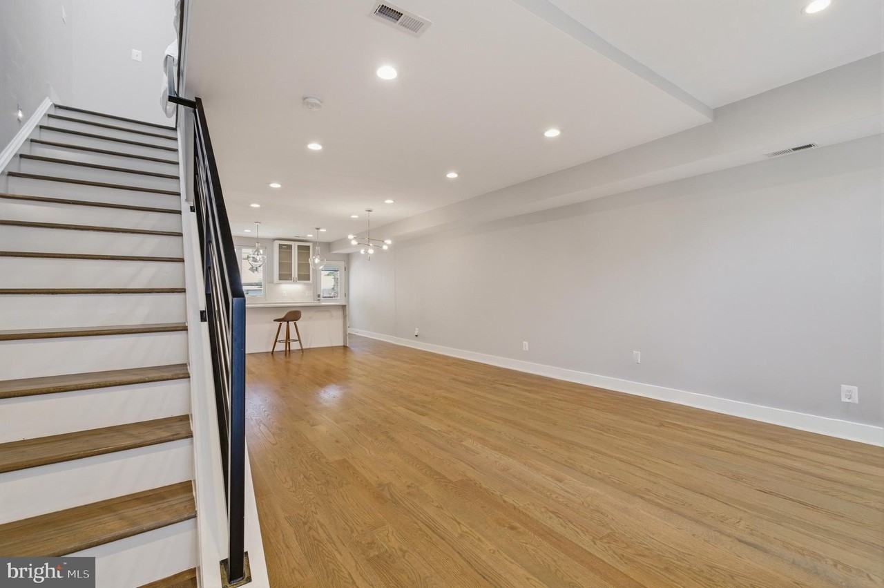 925 Delafield Pl Nw - Photo 3 of 32