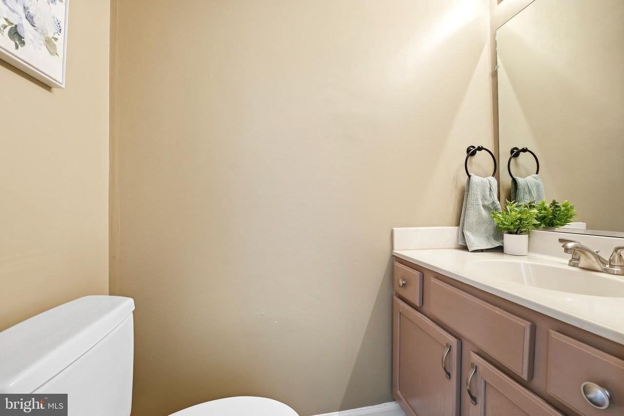 249 Sycamore Ridge Rd - Photo 7 of 34