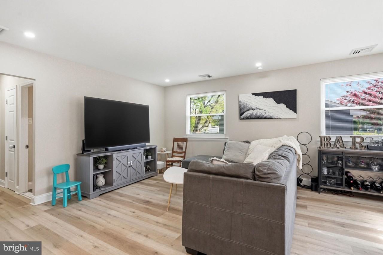 114 Grandview Ave - Photo 7 of 26