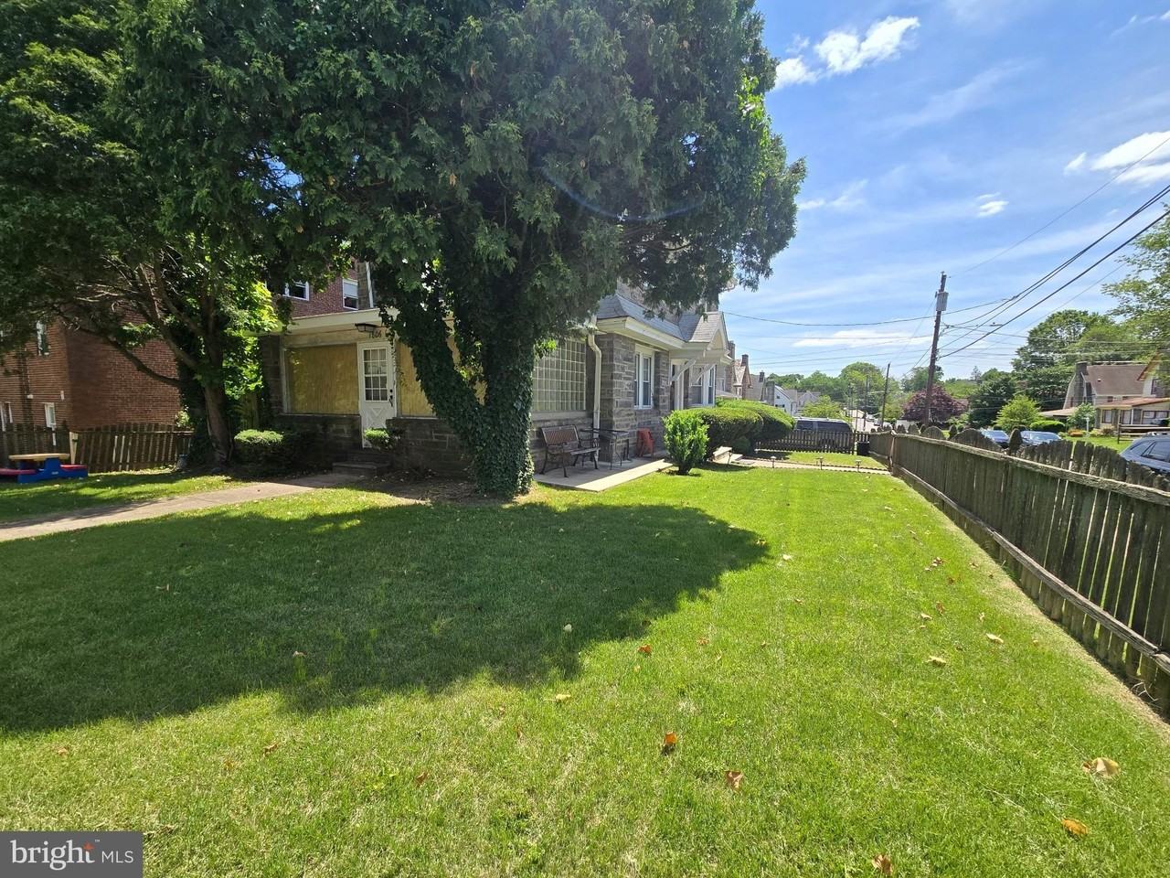 1806 Garrett Rd - Photo 2 of 16