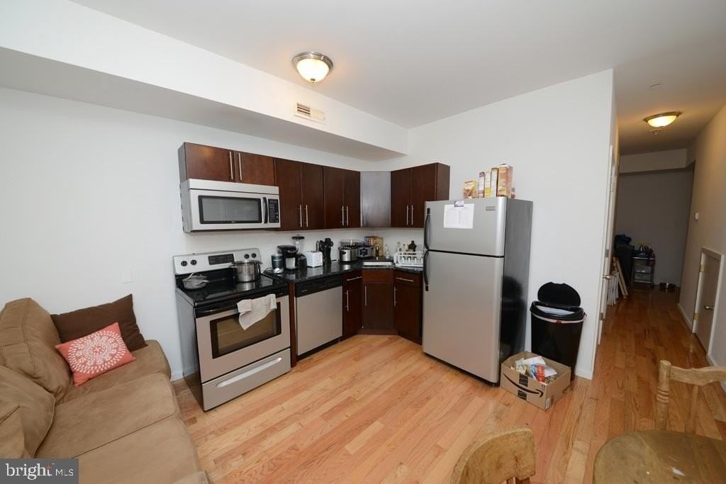 1815 N 17th St #B2 - Photo 2 of 8