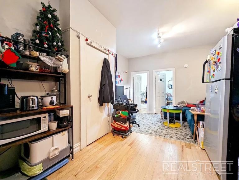 196 Utica Ave #2 - Photo 2 of 12