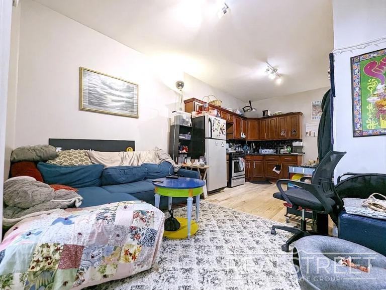 196 Utica Ave #2 - Photo 3 of 12