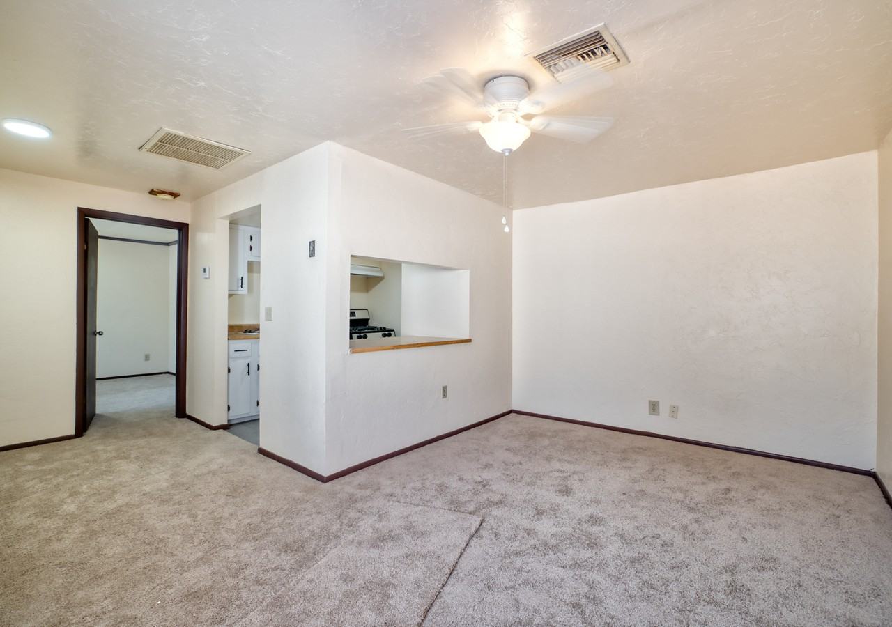1005 N Center Ave #A - Photo 2 of 9