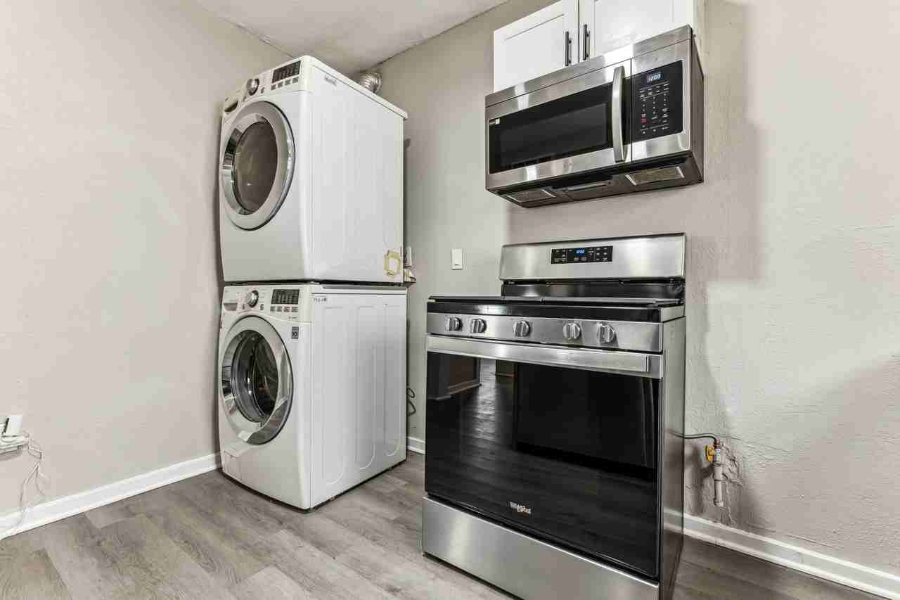 416 West 9th StreetUnit 1 #1 - Photo 6 of 19