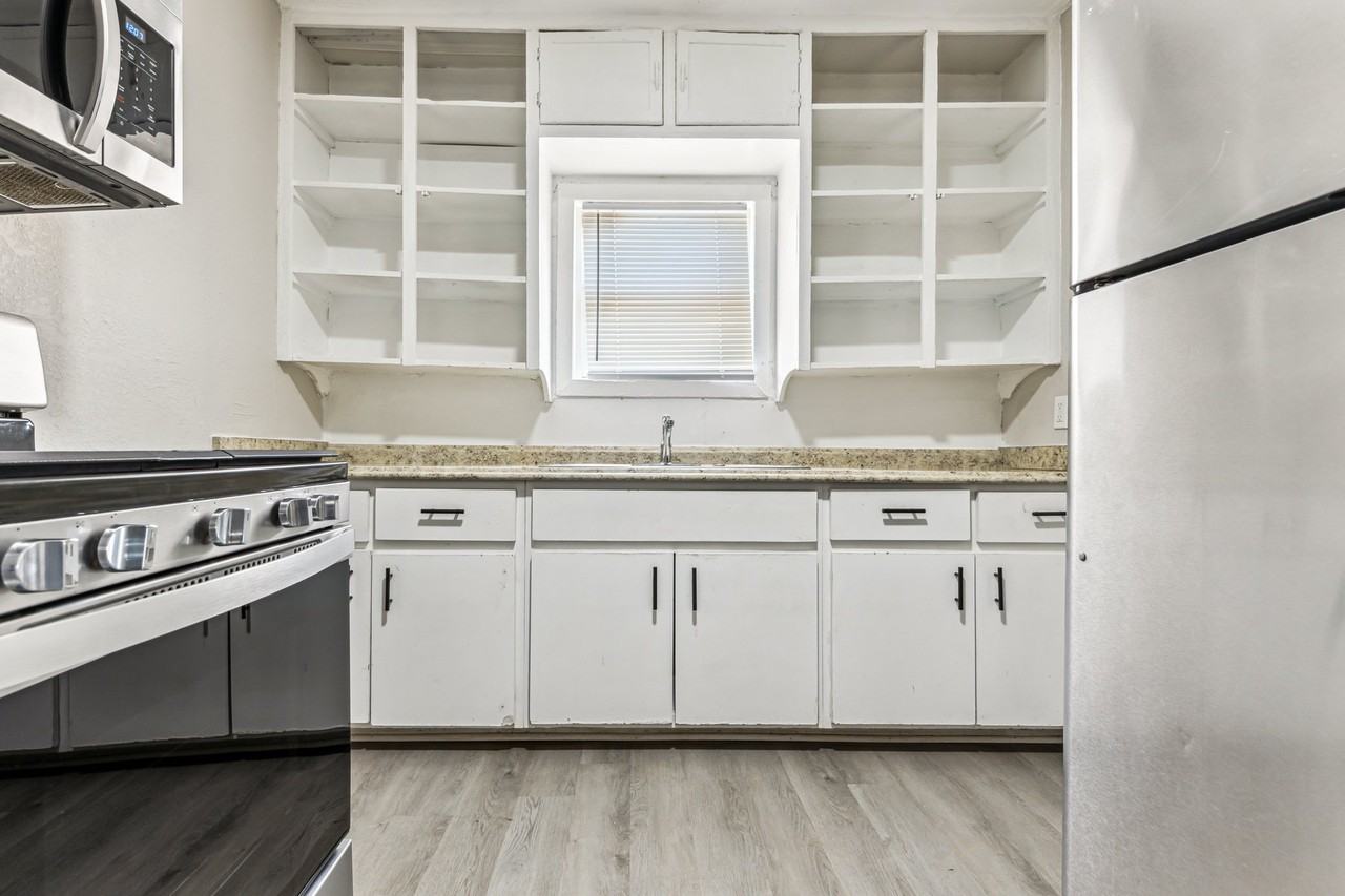 416 West 9th StreetUnit 1 #1 - Photo 7 of 19