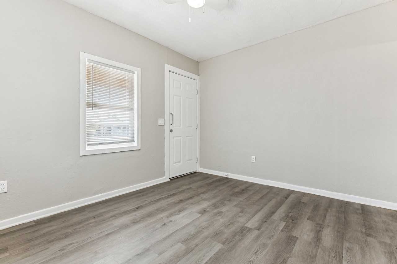 416 West 9th StreetUnit 1 #1 - Photo 7 of 19