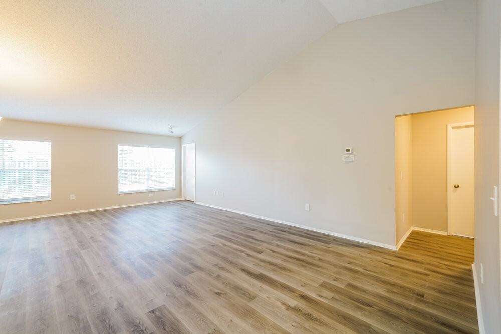 1434 Lakehurst Way - Photo 3 of 16