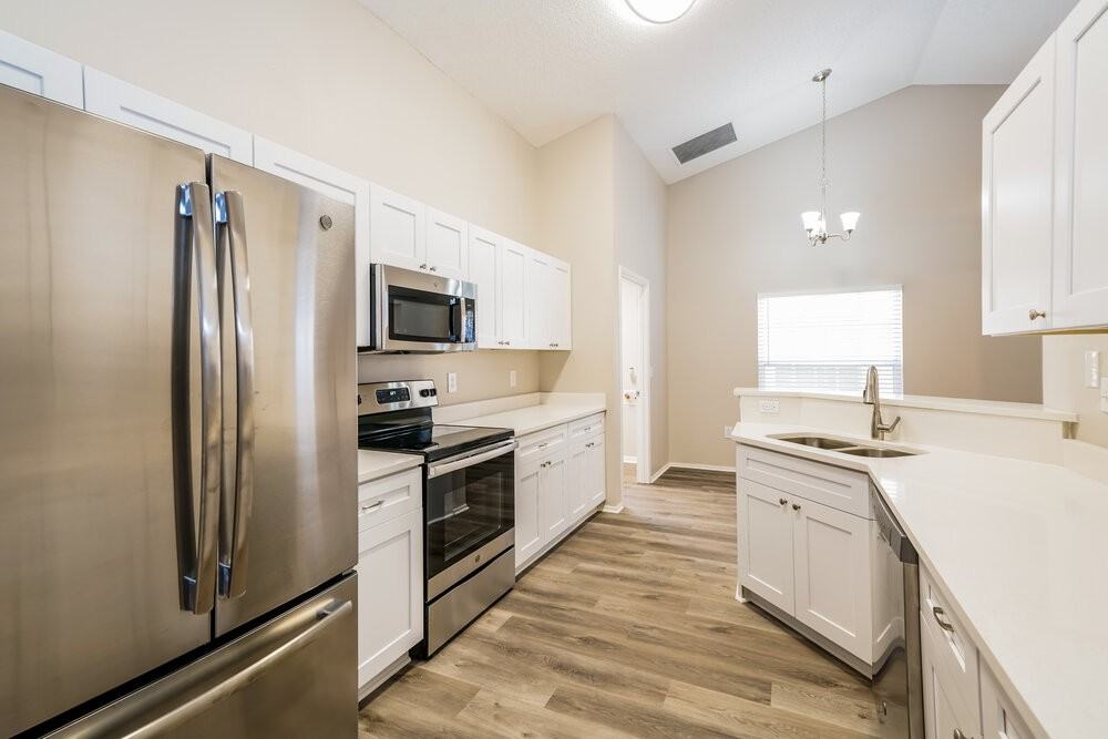 1434 Lakehurst Way - Photo 6 of 16