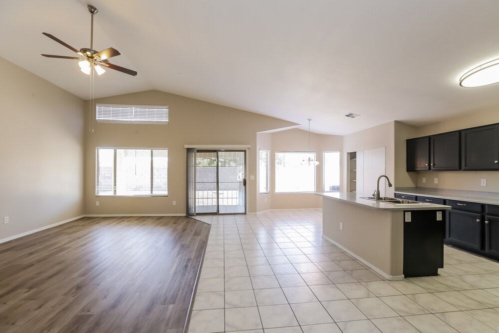 1510 N Saddle St - Photo 4 of 16