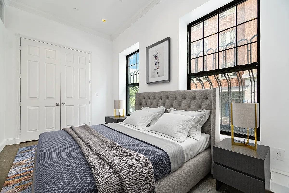 328 E 4th St #A - Photo 2 of 5