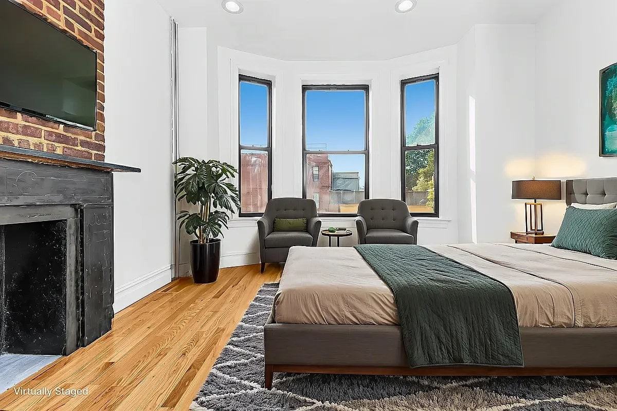 493 7th Ave #4R - Photo 3 of 5