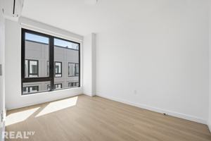 featured image of Bedford Ave #712B