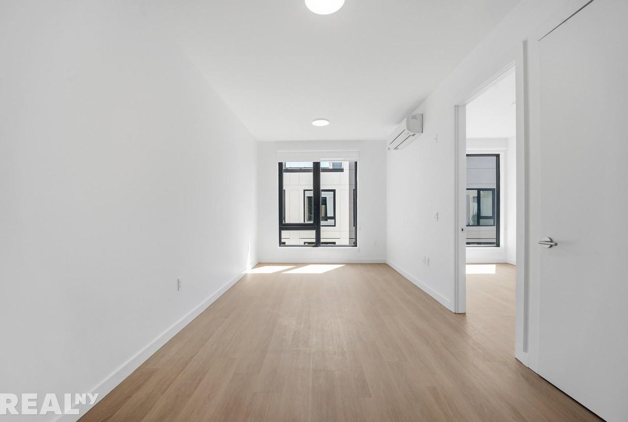 Bedford Ave #712B - Photo 4 of 9