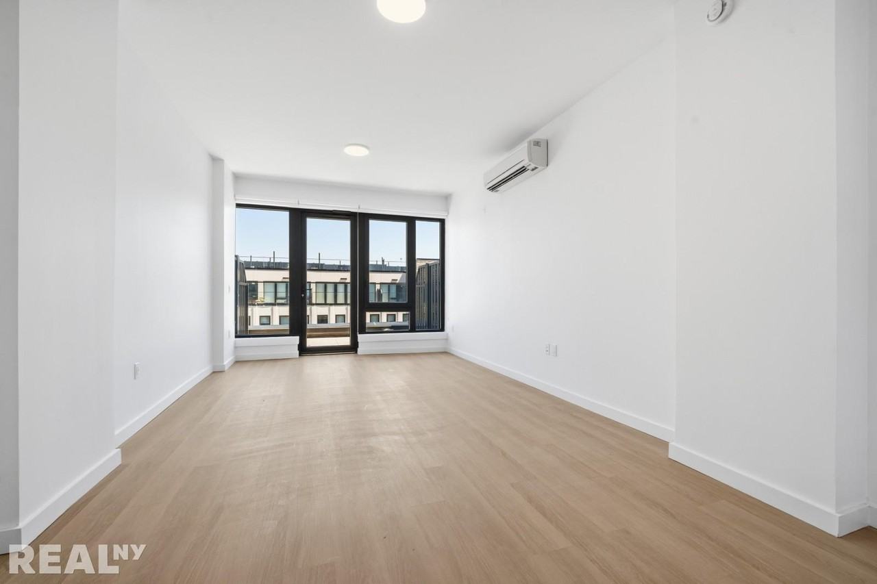 Bedford Ave #705 - Photo 6 of 12