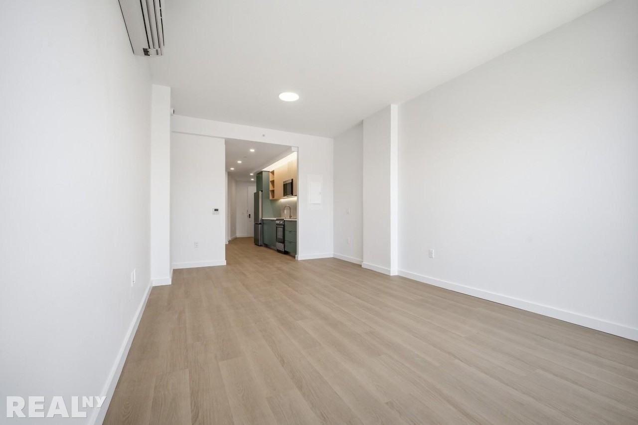 Bedford Ave #705 - Photo 7 of 12