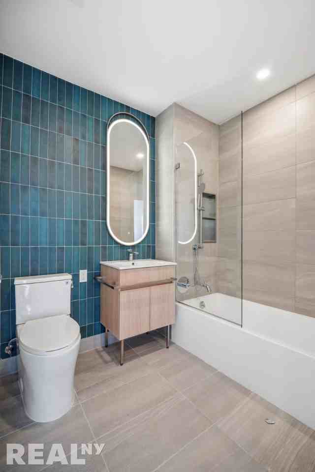 Bedford Ave #602 - Photo 4 of 14