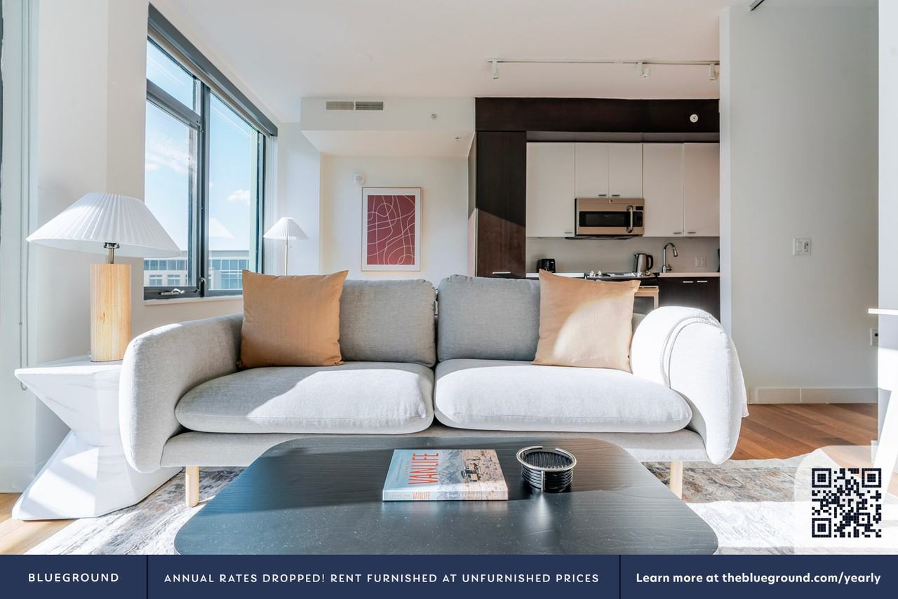 1212 4th Street Southeast - Photo 4 of 37