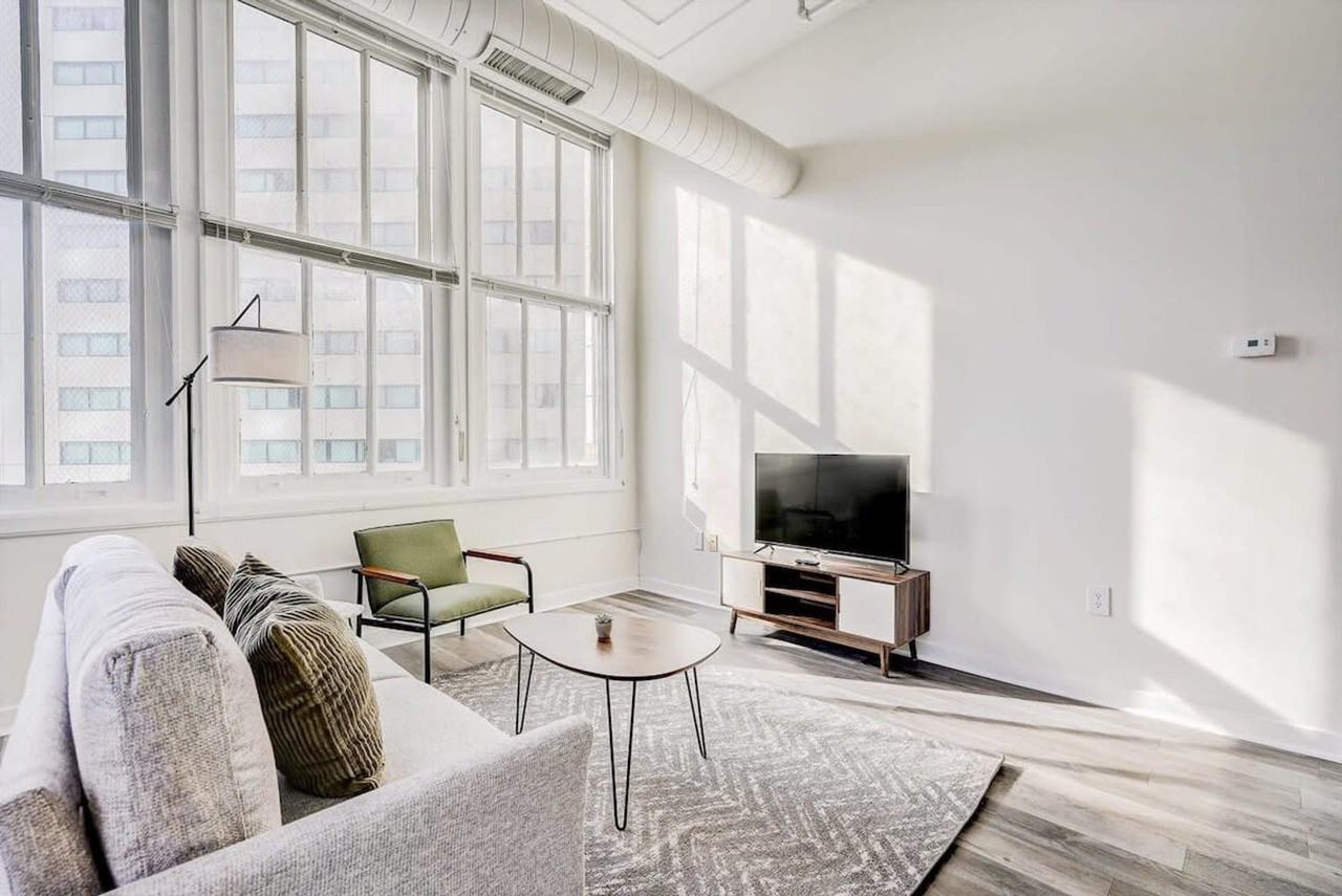 50 N Illinois St #1014588P - Photo 3 of 39