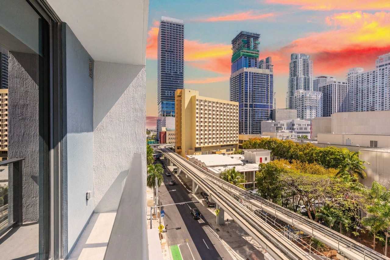 501 Ne 1st Ave #1502663P - Photo 3 of 29