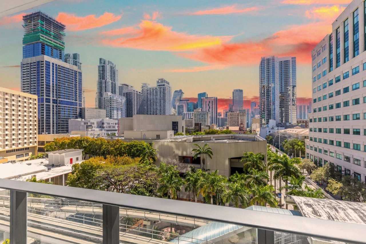 501 Ne 1st Ave #1502663P - Photo 6 of 29