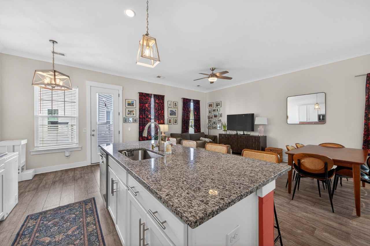 4515 Summey St - Photo 4 of 11
